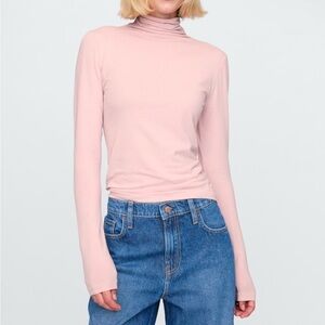 NWT Gap Pink Featherweight Turtleneck